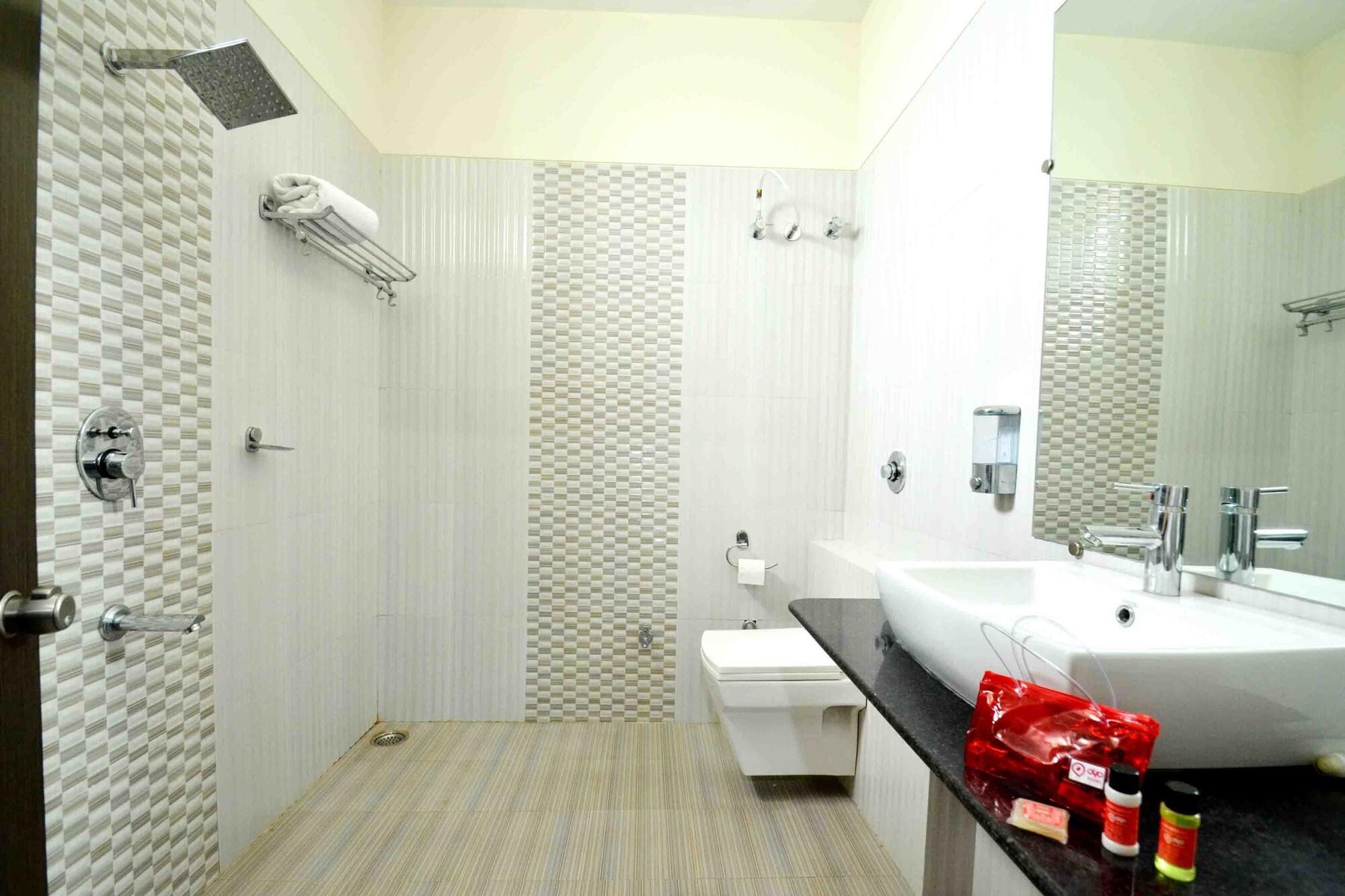 Capital O 1546 The Sensation Hotel Indore Zewnętrze zdjęcie