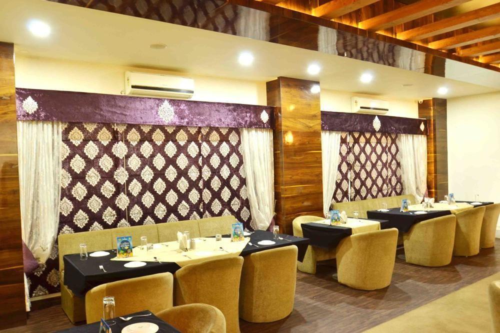 Capital O 1546 The Sensation Hotel Indore Zewnętrze zdjęcie