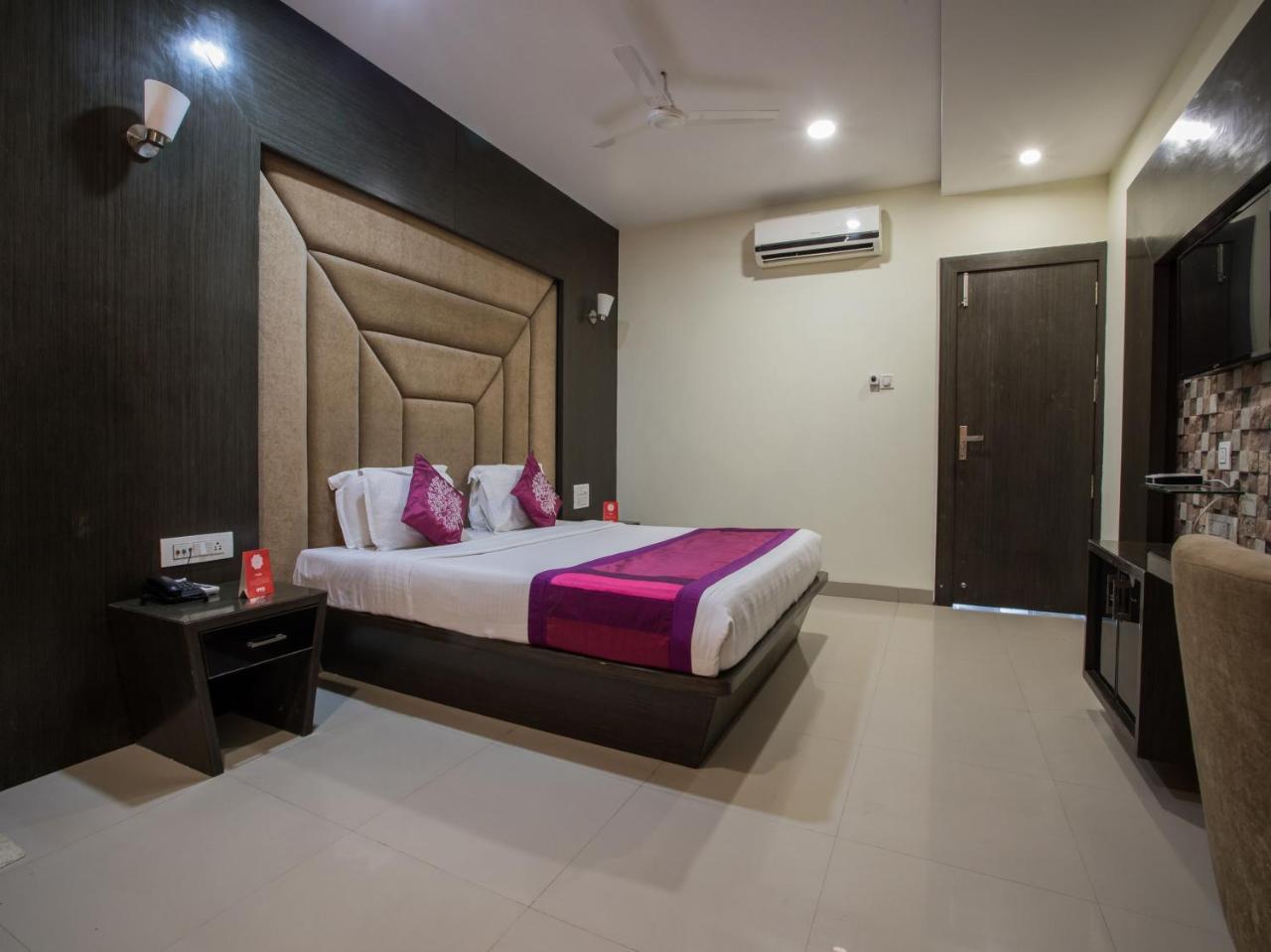 Capital O 1546 The Sensation Hotel Indore Zewnętrze zdjęcie